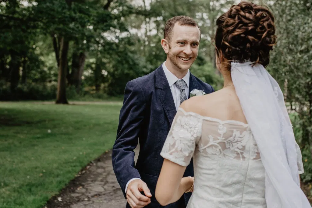 Couple excitedly shares first look moment